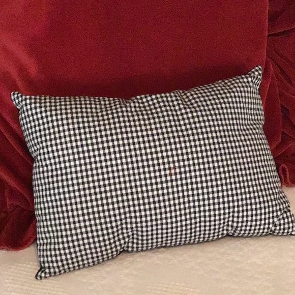 ONE OF A KIND HAND MADE PILLOW BLK NWOT - Picture 8 of 8